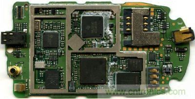 在射頻、核心處理器、高速存儲(chǔ)器等高頻元件區(qū)塊，可使用金屬屏蔽方式改善產(chǎn)品EMI影響問題