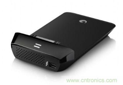 Thunderbolt高速傳輸接口可轉換成SATA接口，連接2.5寸硬盤產品