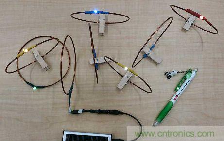 用來(lái)驗(yàn)證“直流共振方式”的試制系統(tǒng)。在線圈間傳輸電力，點(diǎn)亮LED