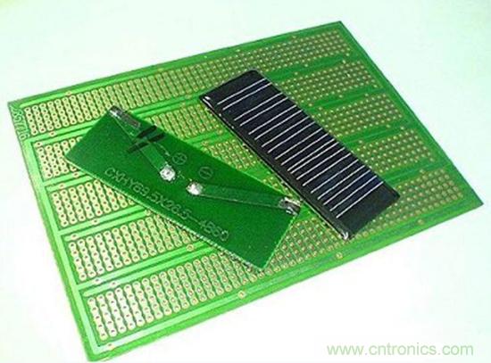 微型太陽(yáng)能供電板DIY，給手電筒收音機(jī)供電