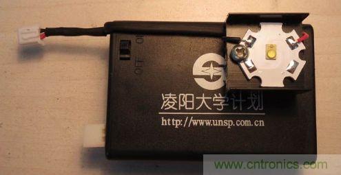 上接口插頭插座，套上熱縮管