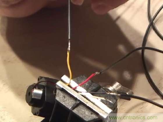 DIY：40刀，教你自制能“偷拍”的太陽鏡