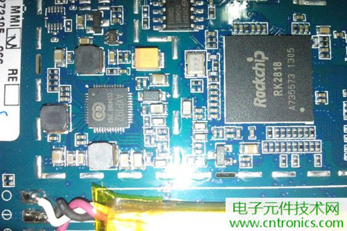 不怕摔的電紙書！一款柔性屏電子書閱讀器拆解