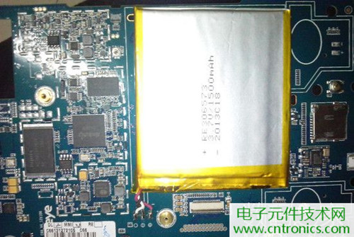 不怕摔的電紙書！一款柔性屏電子書閱讀器拆解