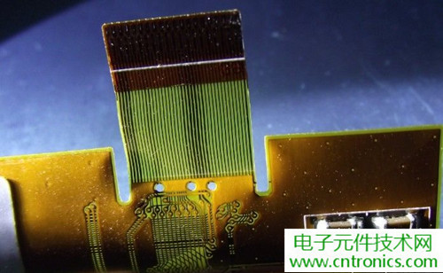 探秘電子紙！一款電紙書的電子墨水屏拆解