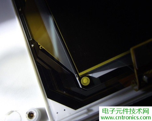 探秘電子紙！一款電紙書的電子墨水屏拆解