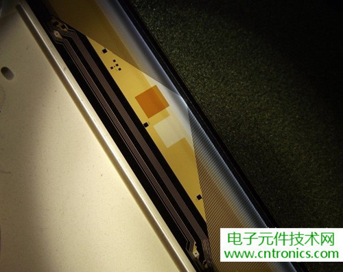 探秘電子紙！一款電紙書的電子墨水屏拆解