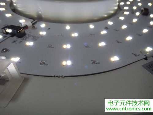 高端大氣上檔次！智能遙控調(diào)光LED吸頂燈拆解