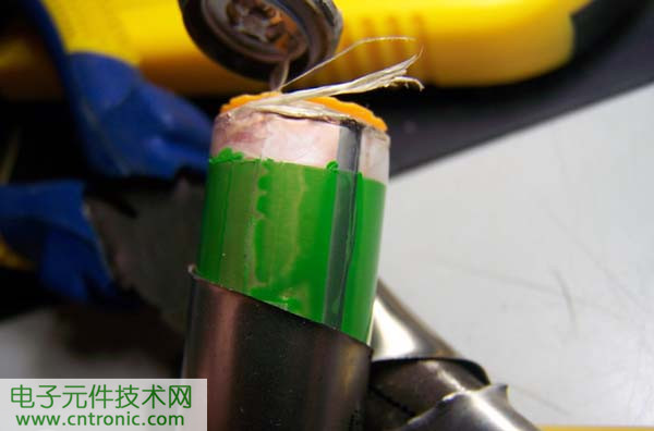 筆記本電池拆解，探秘電池內(nèi)部結(jié)構(gòu)