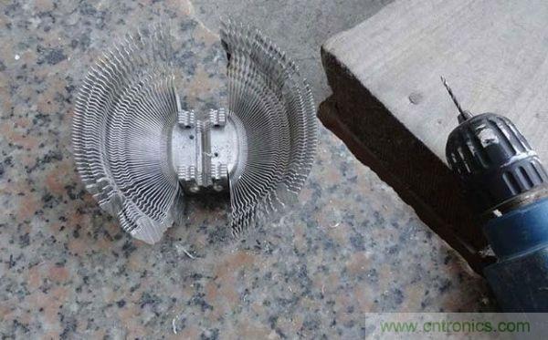 變廢為寶！風(fēng)扇散熱器變身山寨LED燈