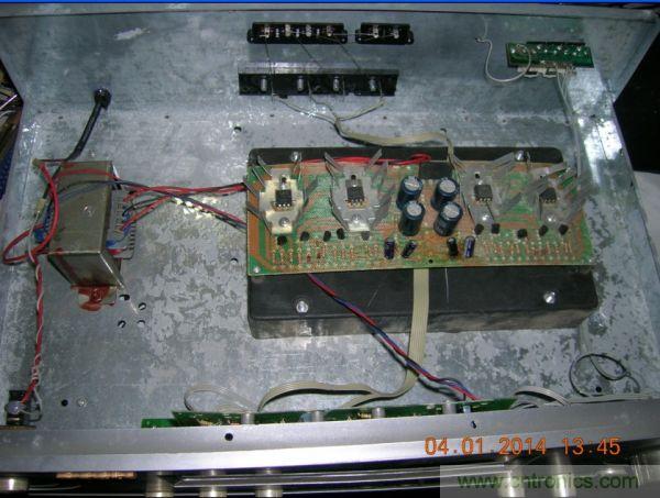 巧奪天工！大神利用山寨功放為高性價(jià)比逆變器"穿新衣"