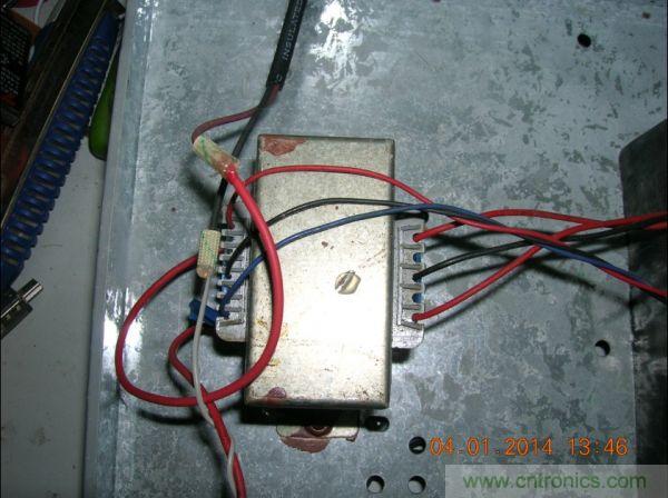 巧奪天工！大神利用山寨功放為高性價(jià)比逆變器"穿新衣"