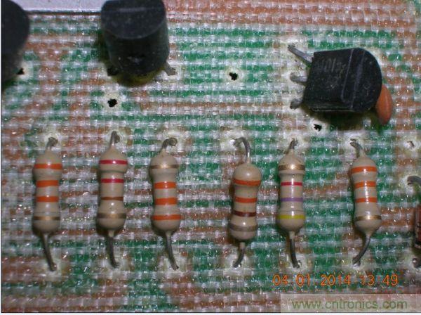 巧奪天工！大神利用山寨功放為高性價(jià)比逆變器"穿新衣"