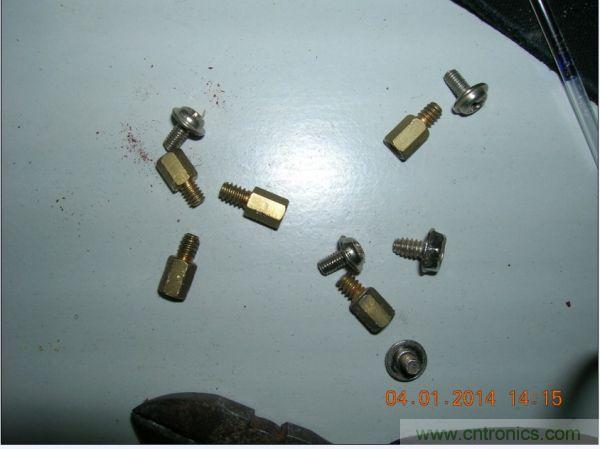 巧奪天工！大神利用山寨功放為高性價(jià)比逆變器“穿新衣”