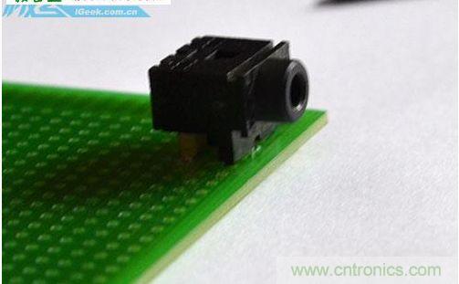 DIY：自制超炫音頻分配器，實現(xiàn)音箱共用