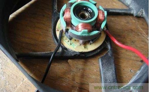 創(chuàng)意DIY！迷你風(fēng)力發(fā)電機(jī)！