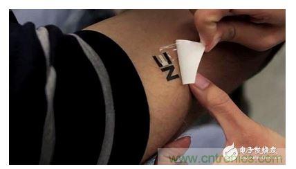 像貼紙一樣,汗水發(fā)電