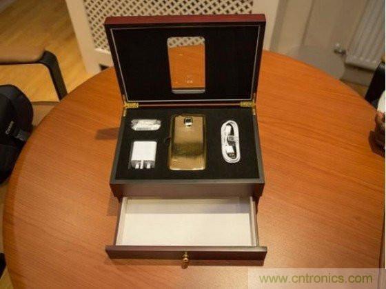 揭秘:24K黃金版iPhone6的華麗誕生