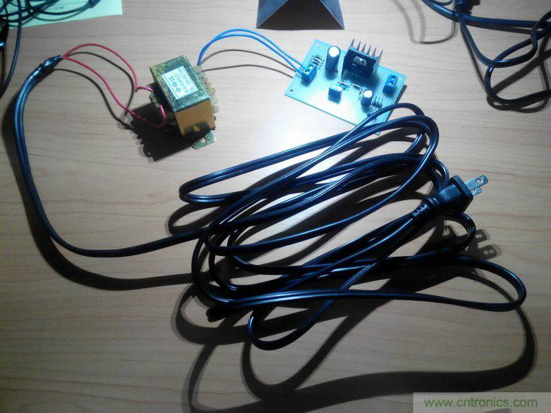 網(wǎng)友分享:DIY一個(gè)LM317 可調(diào)穩(wěn)壓電源