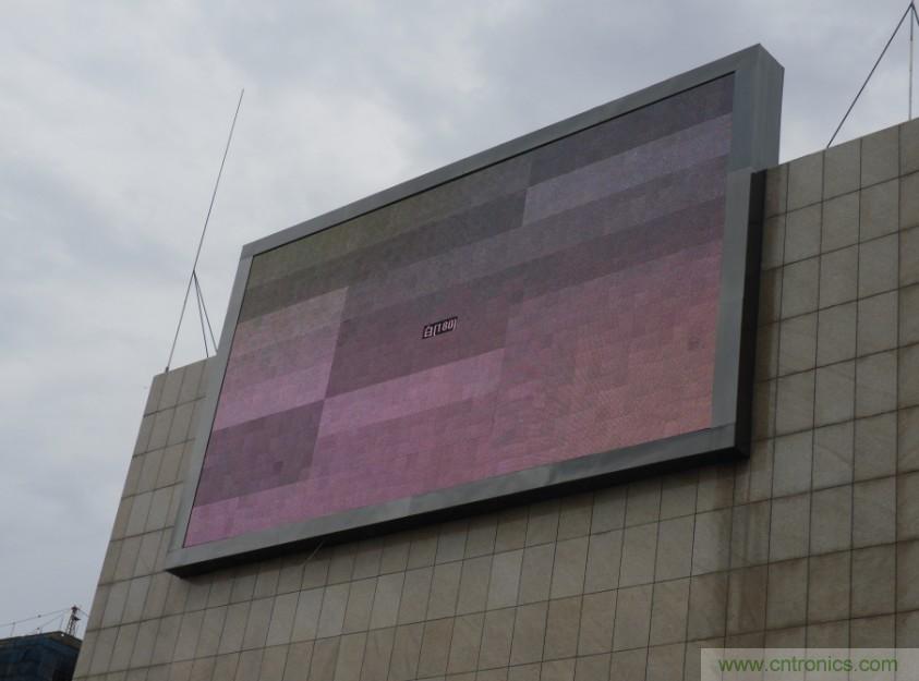 LED顯示屏突然黑屏，什么原因？如何應(yīng)對？