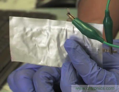 就是這么任性！柔性電池僅需1秒就充電完畢？