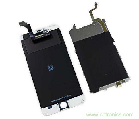 iPhone 6 Plus搭載的高清LED屏幕尺寸為5.5英寸，像素密度為401ppi，并采用了IPS（平面轉(zhuǎn)換）技術(shù)。（來源：iFixit）
