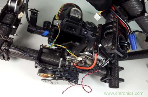 攝影發(fā)燒友：想要相機穩(wěn)如雞頭，學我DIY自平衡相機穩(wěn)定器