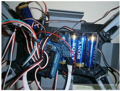 想要DIY一個會打招呼的超萌機器人嗎？猛戳這里