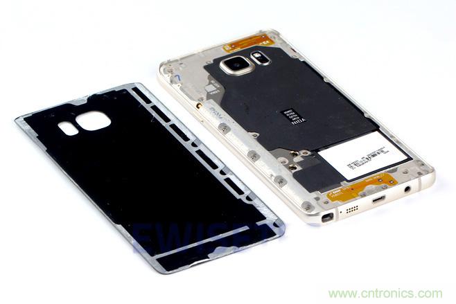Galaxy Note5拆解，與S系列差距日漸模糊