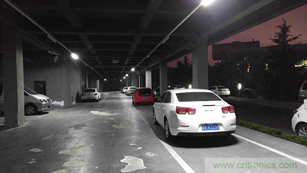 業(yè)界良心 LG V10 評測:剛毅、冷峻，不失人性化