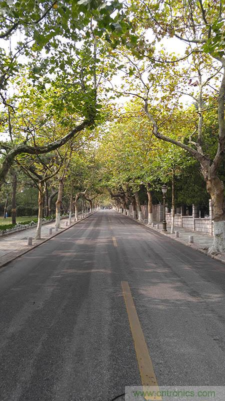 業(yè)界良心 LG V10 評測:剛毅、冷峻，不失人性化