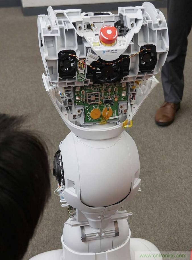 拆解筆記本不過癮，那就來拆拆日本情感機(jī)器人吧！