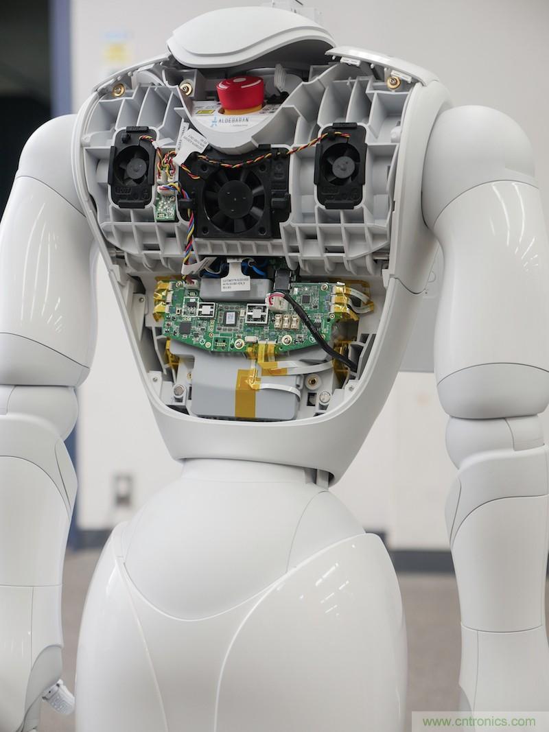 拆解筆記本不過癮，那就來拆拆日本情感機(jī)器人吧！