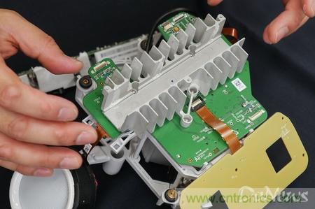 拆解筆記本不過癮，那就來拆拆日本情感機(jī)器人吧！