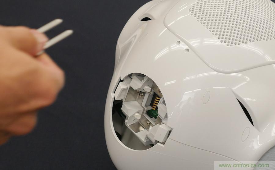 拆解筆記本不過癮，那就來拆拆日本情感機(jī)器人吧！