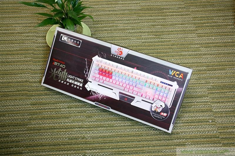 曾經(jīng)的網(wǎng)吧統(tǒng)治者&mdash;雙飛燕血手幽靈機(jī)械鍵盤，真世界最快？