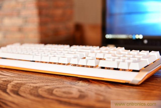 左手寫愛，右手寫他&mdash;&mdash;從此鍵盤鼠標(biāo)不分家！