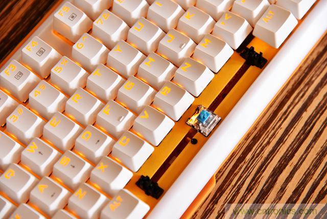 左手寫愛，右手寫他&mdash;&mdash;從此鍵盤鼠標(biāo)不分家！