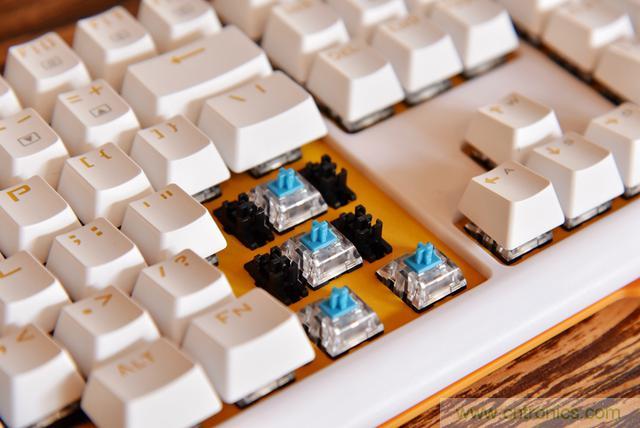 左手寫愛，右手寫他&mdash;&mdash;從此鍵盤鼠標(biāo)不分家！