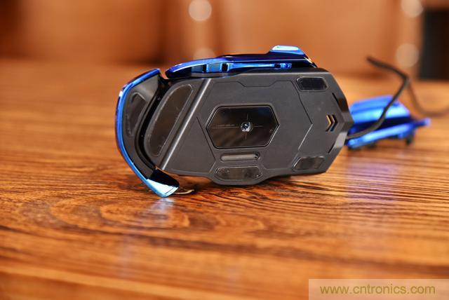 左手寫愛，右手寫他&mdash;&mdash;從此鍵盤鼠標(biāo)不分家！