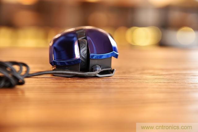 左手寫愛，右手寫他&mdash;&mdash;從此鍵盤鼠標(biāo)不分家！