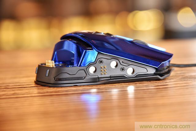 左手寫愛，右手寫他&mdash;&mdash;從此鍵盤鼠標(biāo)不分家！