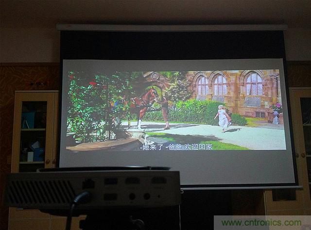 無屏電視時(shí)代已然來臨，客廳你做好準(zhǔn)備了嗎？