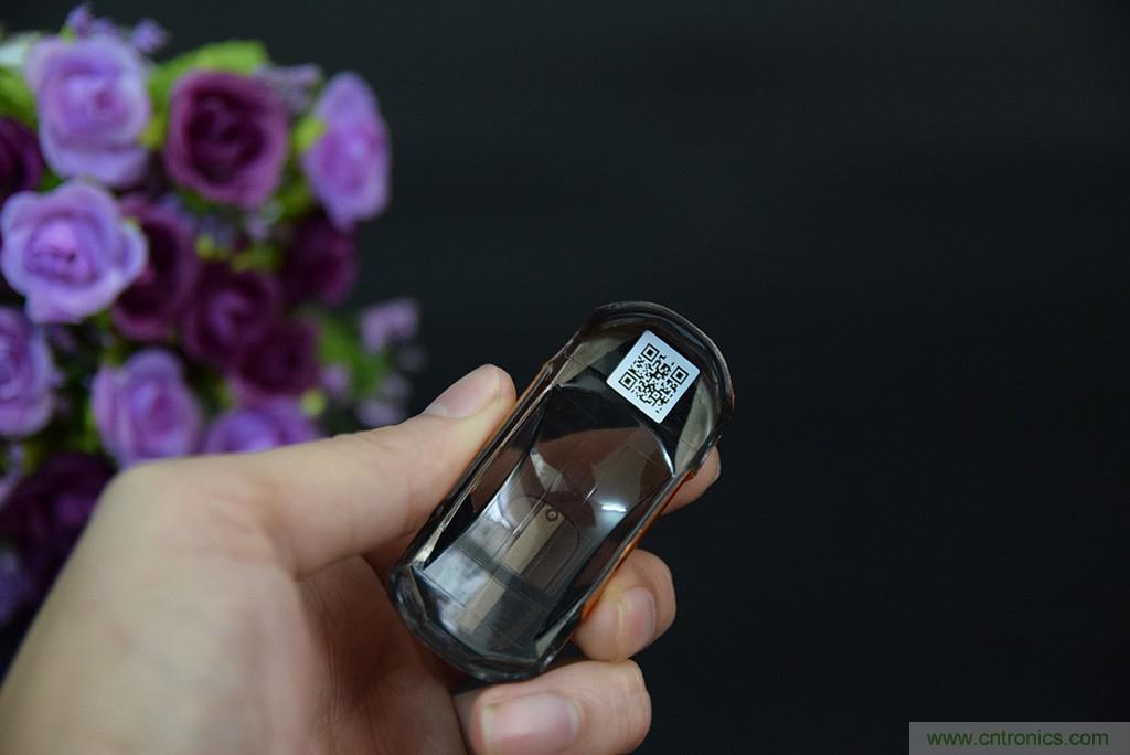 虛擬與現(xiàn)實(shí)相結(jié)合的飛車游戲，讓你體驗(yàn)速度與激情的碰撞！