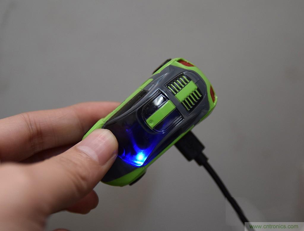 虛擬與現(xiàn)實(shí)相結(jié)合的飛車游戲，讓你體驗(yàn)速度與激情的碰撞！