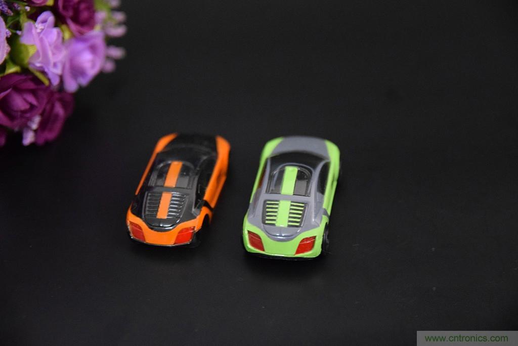 虛擬與現(xiàn)實(shí)相結(jié)合的飛車游戲，讓你體驗(yàn)速度與激情的碰撞！