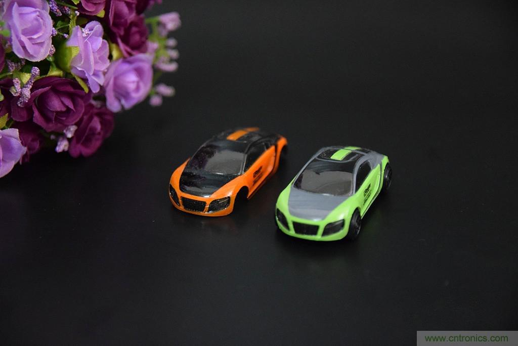 虛擬與現(xiàn)實(shí)相結(jié)合的飛車游戲，讓你體驗(yàn)速度與激情的碰撞！