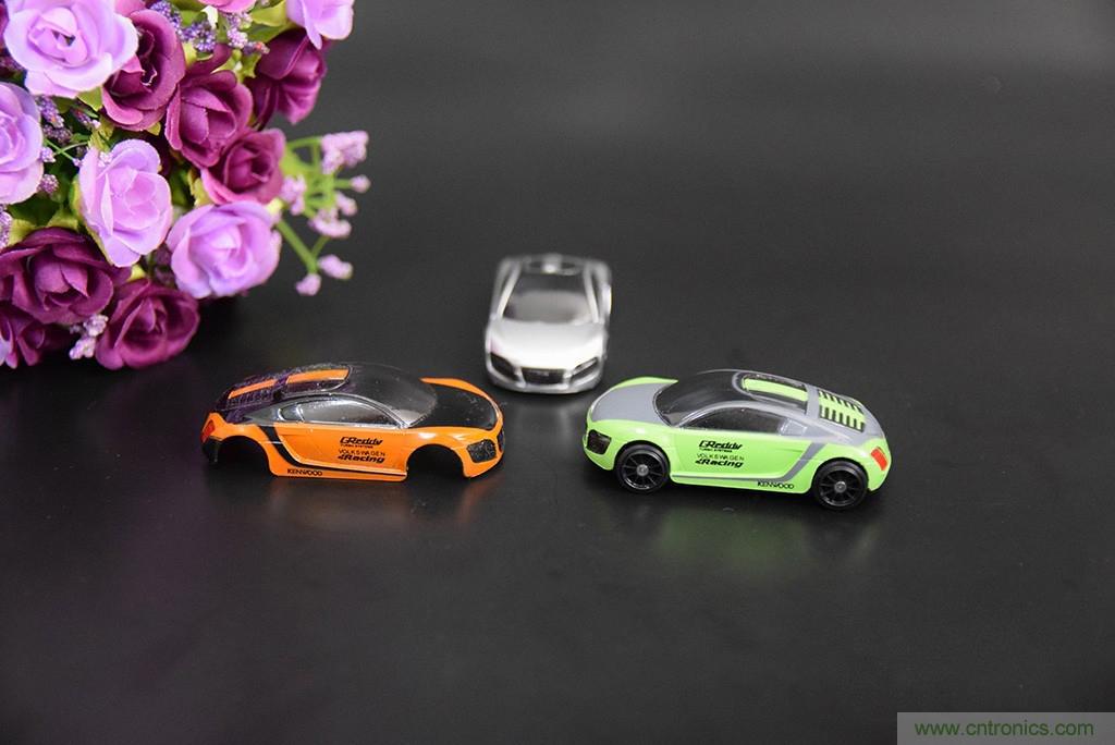 虛擬與現(xiàn)實(shí)相結(jié)合的飛車游戲，讓你體驗(yàn)速度與激情的碰撞！