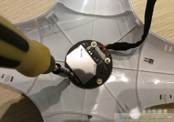 真飛機拆不著，那就來拆拆無人機&ldquo;鼻祖&rdquo;大疆吧！