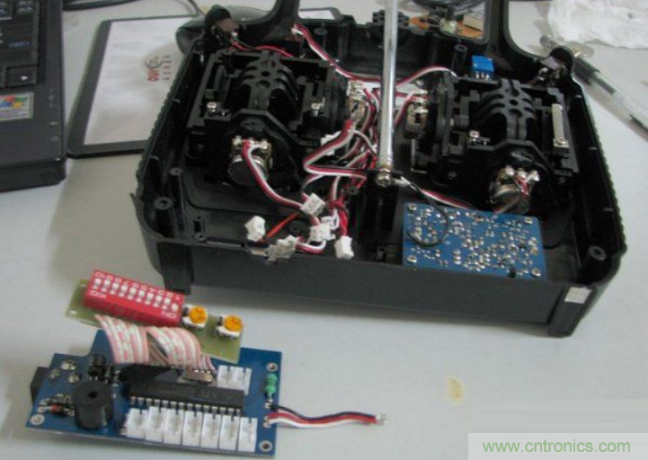 無人機(jī) DIY 制作全過程，酷得不要不要的！